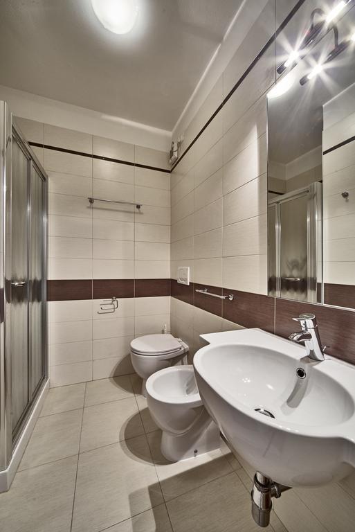 Residence Columbia บิบิโอเน ภายนอก รูปภาพ